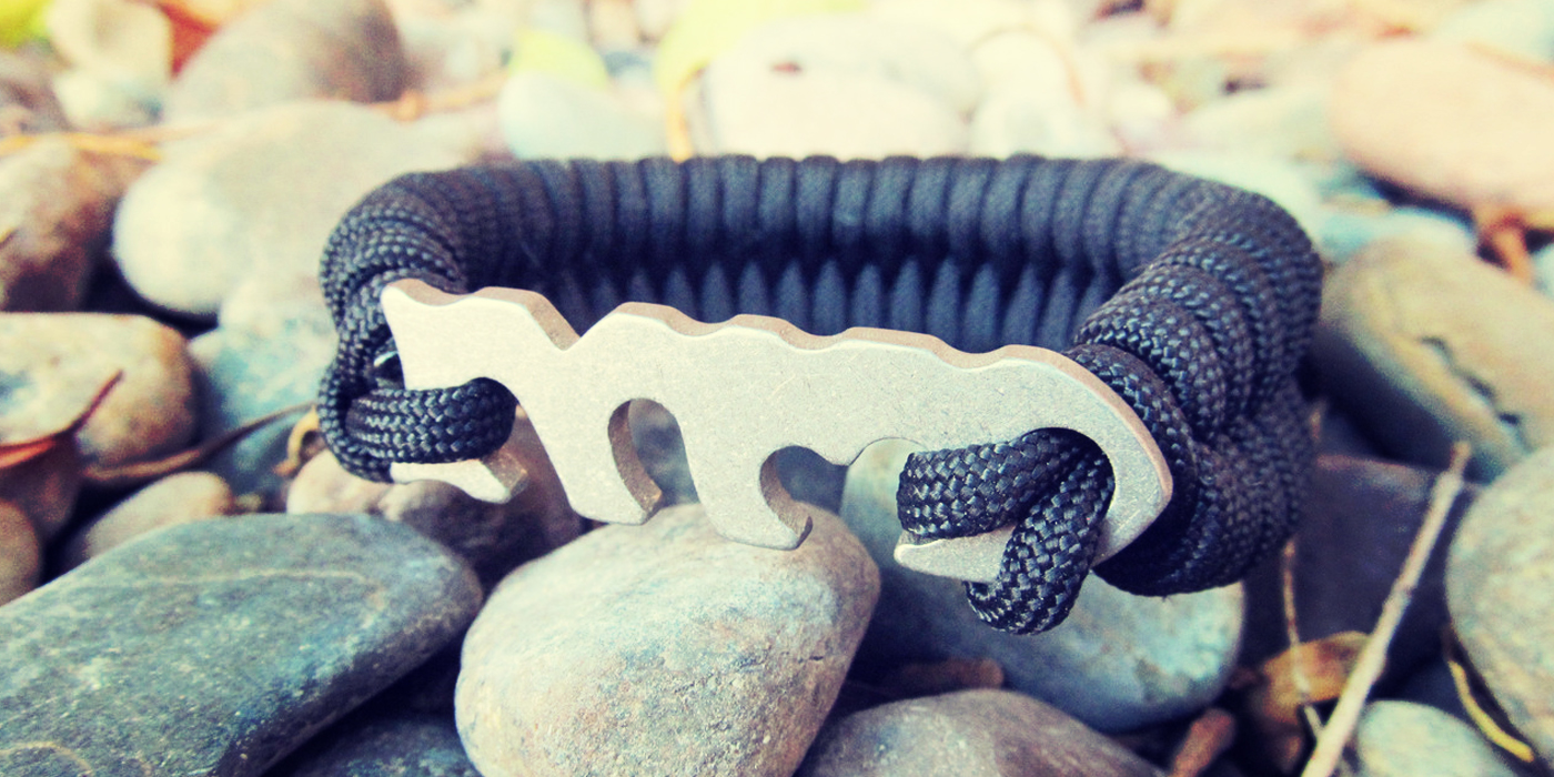 Spendr.nl featured Fish Bone Paracord armband